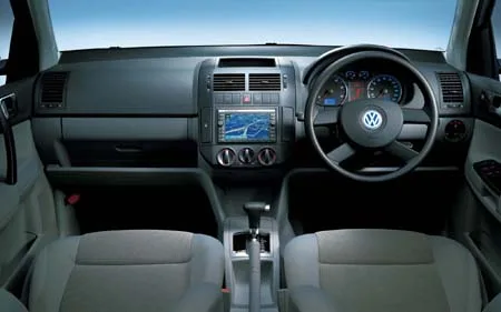 Volkswagen Polo BASEGRADE (9NBBY)