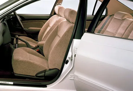 Toyota Corona SELECT SALOON (CT195)