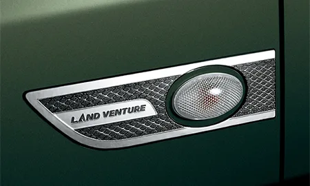 Suzuki Jimny LANDVENTURE (JB23W)