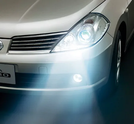 Nissan Tiida Latio 15S FOUR (SNC11)