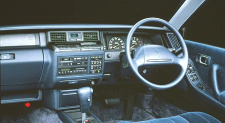 Toyota Crown DELUXE (GS130)