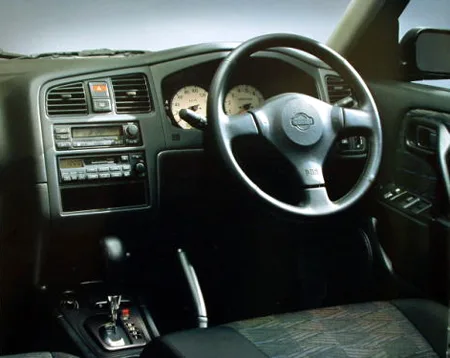 Nissan Primera Camino 2.0T4 (HNP11)