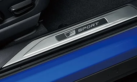 Lexus UX300H VERSION L (MZAH11)