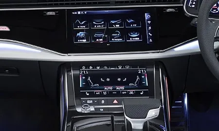 Audi Q8 55TFSI QUATTRO S LINE (F1DCBA)