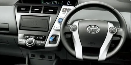 Toyota Prius Alpha G (ZVW40W)