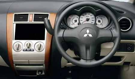 Mitsubishi Colt Plus VERY (Z21W)