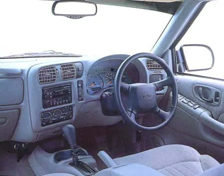 Chevrolet Blazer LS (CT34G)