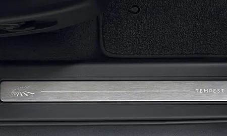 Land Rover Discovery TEMPEST CURATED FOR JAPAN (LR3WB)