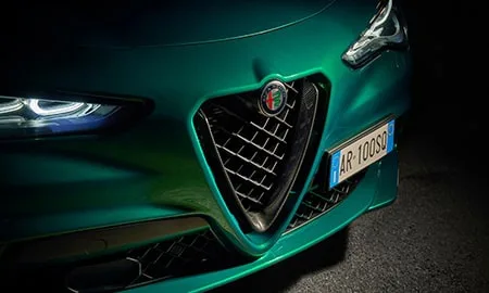 Alfa Romeo Stelvio QUADRIFOGLIO 100TH ANNIVERSARIO (94920 / 94929)