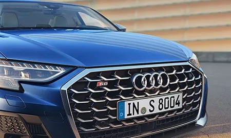 Audi S8 BASE GRADE (F8CWWF)