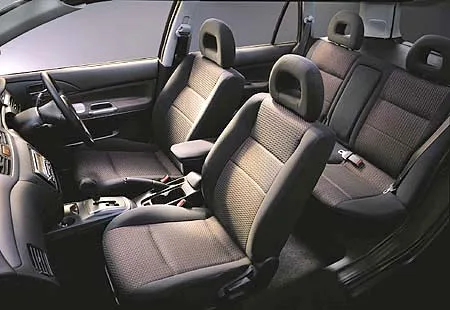 Mitsubishi Lancer Cedia Wagon EXCEED (CS5W)
