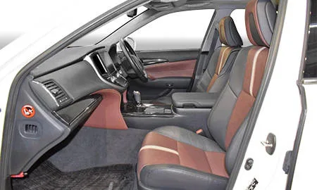 Toyota Crown Hybrid ATHLETE S (AWS210)