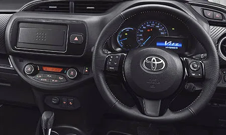 Toyota Vitz HYBRID GR SPORT (NHP130)