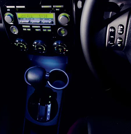 Mazda Verisa C (DC5R)