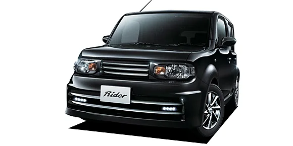 Nissan Cube RIDER BLACK LINE (Z12)