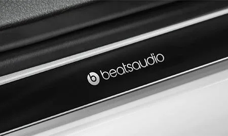 Volkswagen UP ! WITH BEATS (AACHY)