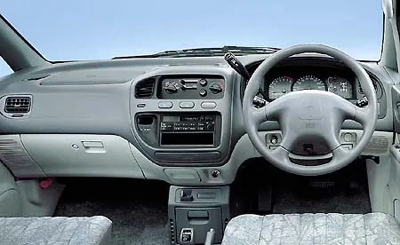 Mitsubishi Delica Space Gear CHAMONIX (PD6W)
