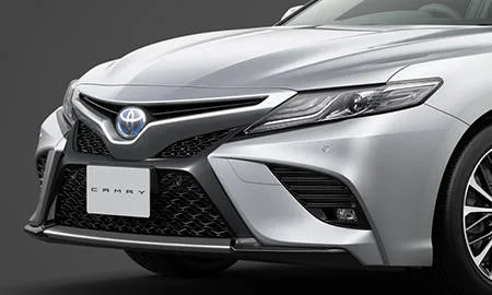 Toyota Camry X (AXVH70)