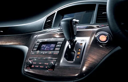 Nissan Elgrand 250XG (TNE52)
