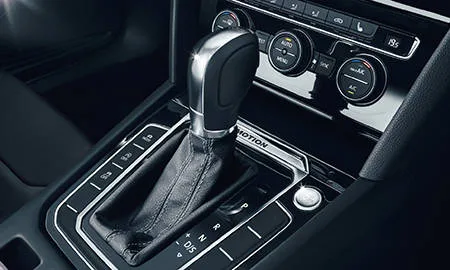 Volkswagen Arteon R LINE 4MOTION (3HDJHF)