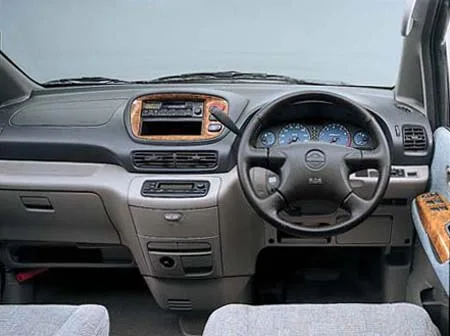 Nissan Serena HIGHWAY STAR (PNC24)