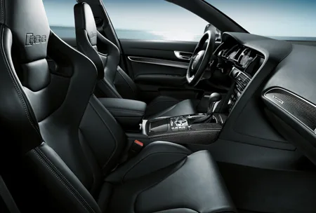 Audi RS6 BASE GRADE (4FBUHS)