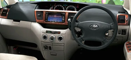 Toyota Noah X V SELECTION (AZR65G)