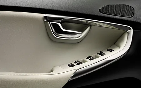 Volvo V40 T5 R-DESIGN (MB5204T)