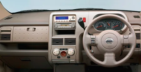 Nissan Cube Cubic EX (BGZ11)