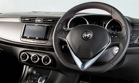 Alfa Romeo Giulietta VELOCE CUOREROSSO (940181)