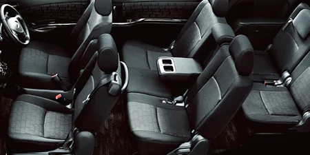 Toyota Isis PLATANA V SELECTION (ZGM15W)
