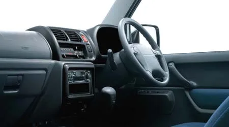 Suzuki Jimny Sierra BASEGRADE (JB43W)