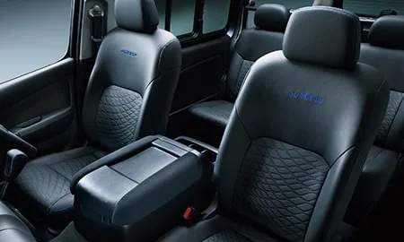 Nissan Caravan AUTECH (VN2E26)