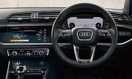Audi Q3 Sportback DYNAMIC EDITION (F3DFY)