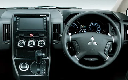 Mitsubishi Delica D5 ROADEST G POWER PACKAGE (CV2W)