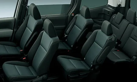 Toyota Noah HYBRID X (ZWR95W)