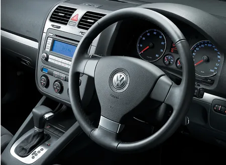 Volkswagen Golf TSI COMFORTLINE (1KBMY / 1KBYD)