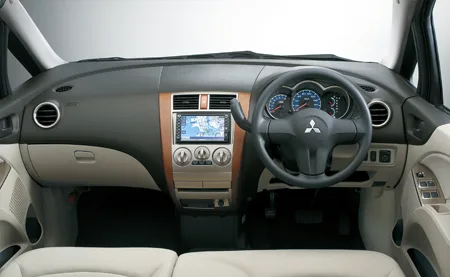 Mitsubishi Colt Plus 1.5M (Z24W)