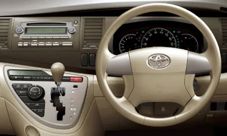 Toyota Isis PLATANA (ZNM10W)