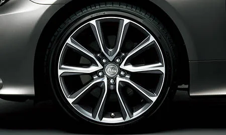 Lexus RC300H VERSION L (AVC10)