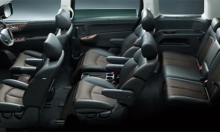 Nissan Elgrand 350HIGHWAY STAR PREMIUM URBAN CHROME (PE52)