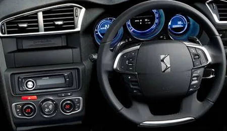 Citroen DS4 SPORT CHIC (B7C5F03S)