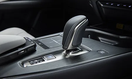 Lexus UX300E VERSION C (KMA10)