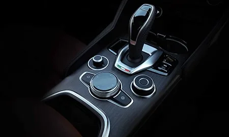 Alfa Romeo Giulia VELOCE VISCONTI EDITION (95220 / 95229)