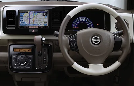 Nissan Moco DOLCE X FOUR (MG33S)