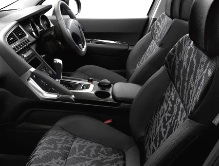 Peugeot 3008 PREMIUM (T85F02)