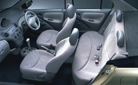 Toyota Platz 1.5F (NCP12)
