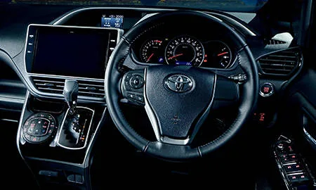 Toyota Voxy ZS KIRAMEKI II (ZRR85W)