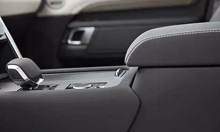 Land Rover Discovery BASE GRADE P360 (LR3UB)