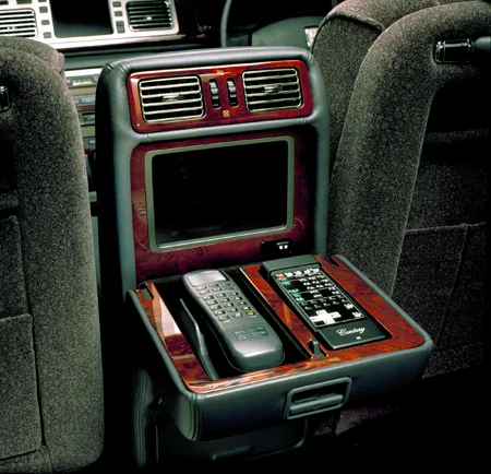 Toyota Century STANDARD MODEL DUAL EMV PACKAGE (GZG50)